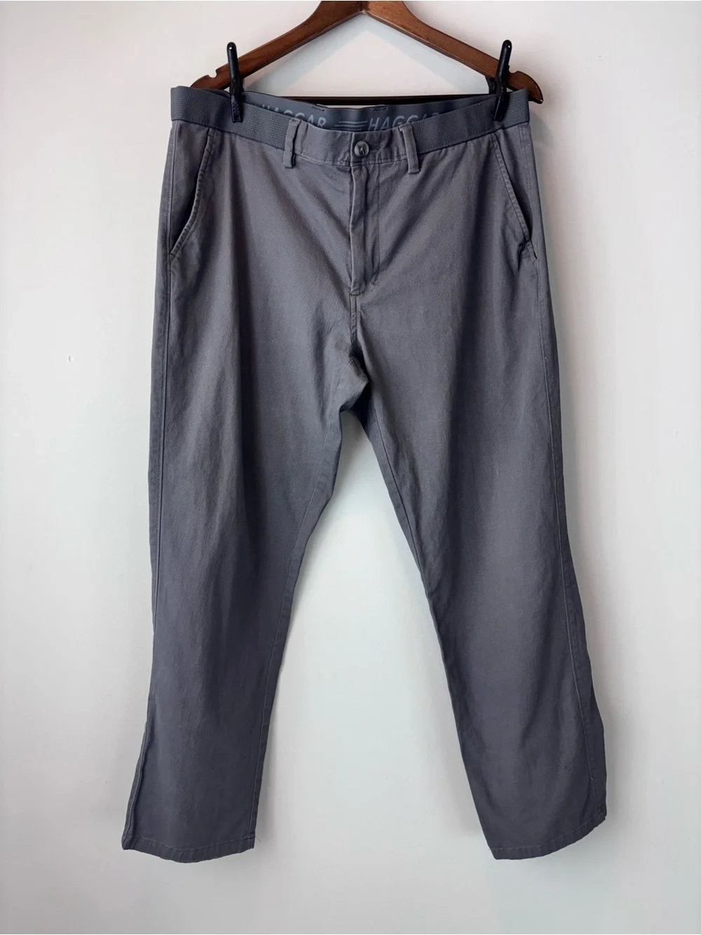 Haggar Men’s Gray Stretch Flat-Front Pants — 36x29